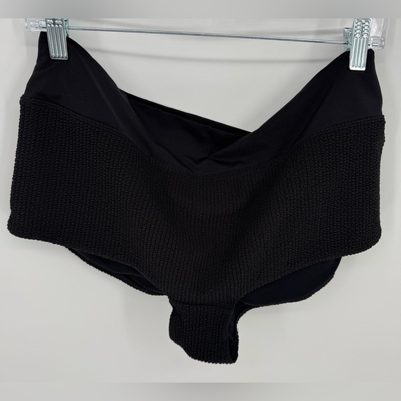 Pink Victoria's Secret Gym To Swim Shortie Bottoms - Picture 1 of 8